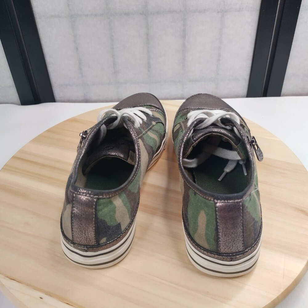 G by GUESS Camo Metallic Bronze Sneakers Decorative Zipper Women US 8.5M - Picture 4 of 10